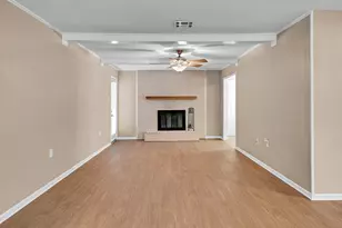 911 Fairway Rd, Woodway, TX 76712 - Photo 7