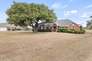 1017 Oak Hollow Ln, Seagoville, TX 75159 - Photo 3