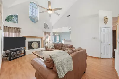 1164 Breezewood Drive, Lewisville, TX 75077 - Photo 7