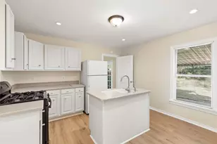 2625 Handley Dr, Fort Worth, TX 76112 - Photo 7