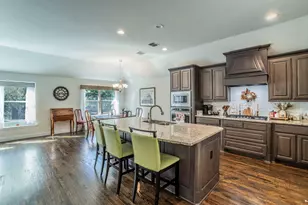 2437 Gramercy Park Dr, Flower Mound, TX 75028 - Photo 5