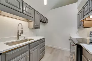 1104 Oaktree St, Denton, TX 76209 - Photo 7