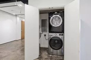 511 N Akard St, Dallas, TX 75201 - Photo 29