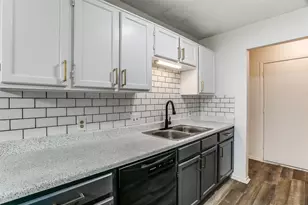 3600 Hulen Park Cir, Fort Worth, TX 76123 - Photo 7