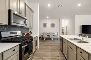 2818 Moccasin Ln, Aubrey, TX 76227 - Photo 9