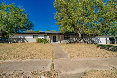 805 9th Street, Grand Prairie, TX 75050 - Photo 1