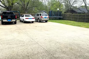 514 E Brockett St, Sherman, TX 75090 - Photo 17