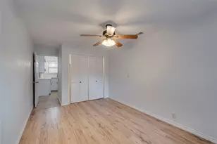 1033 E Elm St, Hillsboro, TX 76645 - Photo 17