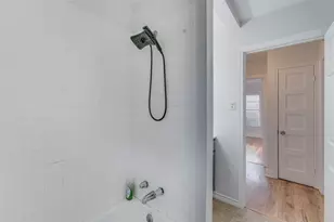 1033 E Elm St, Hillsboro, TX 76645 - Photo 21