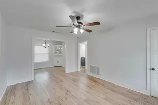 1033 E Elm St, Hillsboro, TX 76645 - Photo 11