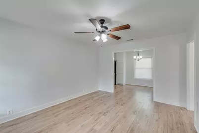 1033 E Elm Street, Hillsboro, TX 76645 - Photo 11