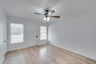 1033 E Elm St, Hillsboro, TX 76645 - Photo 9