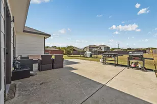 14201 Bridgeview Ln, Dallas, TX 75253 - Photo 21