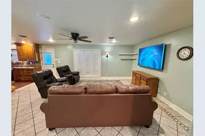 1905 Bridle Lane, Gainesville, TX 76240 - Photo 3