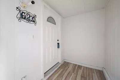 621 Stonehenge Drive, Grand Prairie, TX 75052 - Photo 17