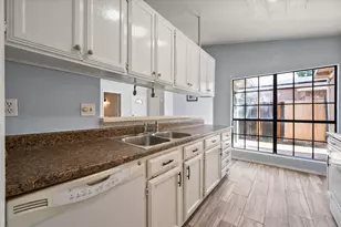 621 Stonehenge Dr, Grand Prairie, TX 75052 - Photo 29