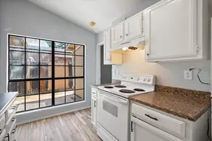 621 Stonehenge Dr, Grand Prairie, TX 75052 - Photo 27