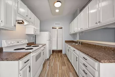 621 Stonehenge Drive, Grand Prairie, TX 75052 - Photo 25