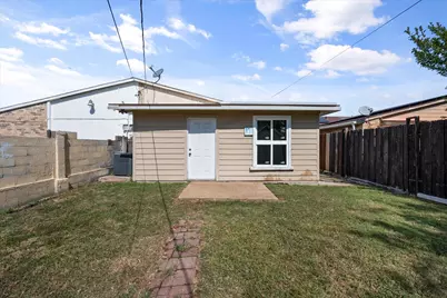 621 Stonehenge Drive, Grand Prairie, TX 75052 - Photo 35