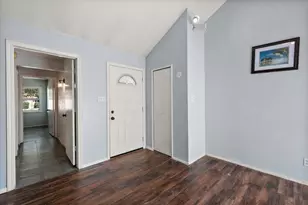 621 Stonehenge Dr, Grand Prairie, TX 75052 - Photo 19