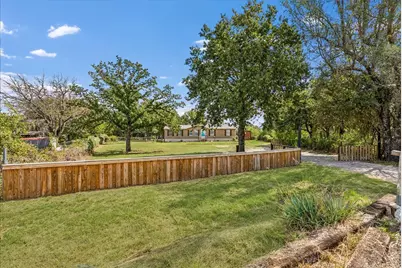 107 Hidden View Court, Springtown, TX 76082 - Photo 5