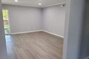 206 Springbranch Dr, Garland, TX 75043 - Photo 5