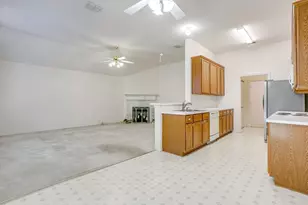 2742 Lakeside Dr, Burleson, TX 76028 - Photo 19