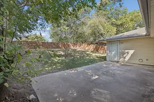 1113 2nd St, Grand Prairie, TX 75051 - Photo 31