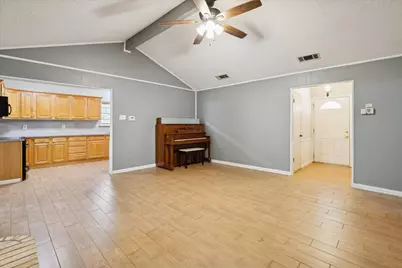 1113 2nd Street, Grand Prairie, TX 75051 - Photo 5