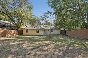1113 2nd St, Grand Prairie, TX 75051 - Photo 29