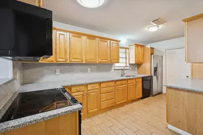 1113 2nd Street, Grand Prairie, TX 75051 - Photo 9