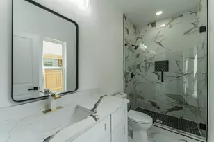 212 Beckham St W, Sulphur Springs, TX 75482 - Photo 17