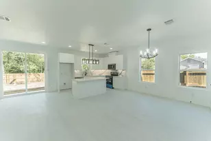 212 Beckham St W, Sulphur Springs, TX 75482 - Photo 5