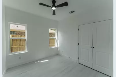 212 Beckham Street W, Sulphur Springs, TX 75482 - Photo 13