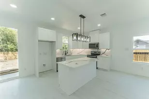 212 Beckham St W, Sulphur Springs, TX 75482 - Photo 3