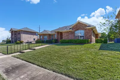 9410 Chimneywood Drive, Rowlett, TX 75089 - Photo 3