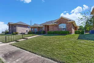 9410 Chimneywood Dr, Rowlett, TX 75089 - Photo 3