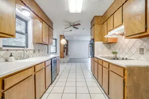 8605 Marys Creek Dr, Benbrook, TX 76116 - Photo 13