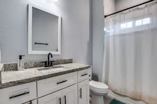 705 Lynnfield Dr, Arlington, TX 76014 - Photo 19