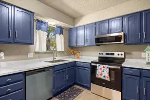 615 Whisper View Cir, Granbury, TX 76049 - Photo 9