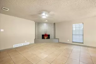 615 Whisper View Cir, Granbury, TX 76049 - Photo 3