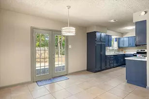 615 Whisper View Cir, Granbury, TX 76049 - Photo 7