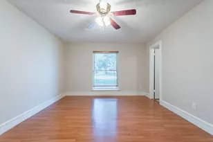 1011 John Reagan St, Benbrook, TX 76126 - Photo 17