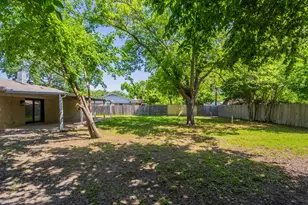 1011 John Reagan St, Benbrook, TX 76126 - Photo 33