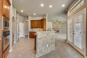 132 Silver Rose Blvd, Burleson, TX 76028 - Photo 11