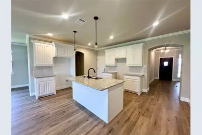 709 Bass Lake Lane, Cleburne, TX 76033 - Photo 9