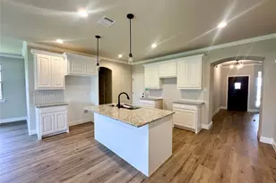 709 Bass Lk Ln, Cleburne, TX 76033 - Photo 9