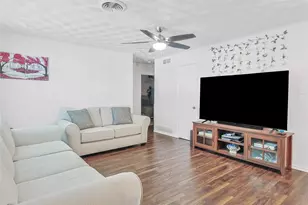 2002 Meadow Ln, Arlington, TX 76010 - Photo 5