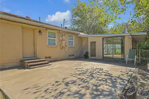 2002 Meadow Ln, Arlington, TX 76010 - Photo 27