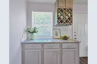 2002 Meadow Lane, Arlington, TX 76010 - Photo 9